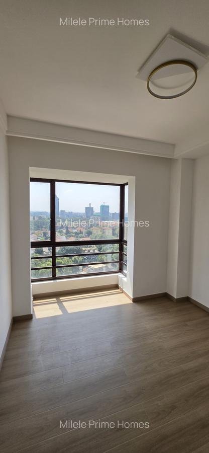 Serviced 3 Bed Apartment with En Suite at Riverside - 14