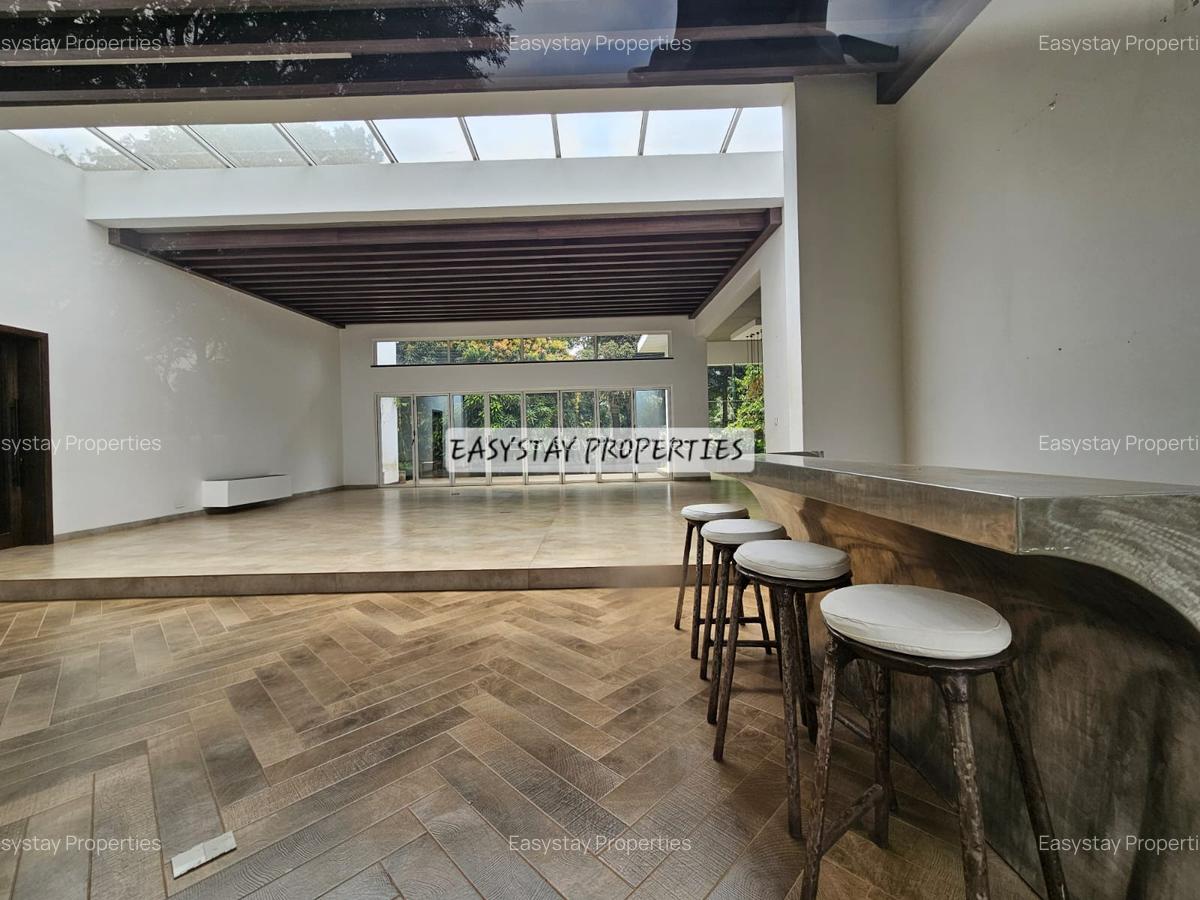 4 Bed House with En Suite in Runda - 12