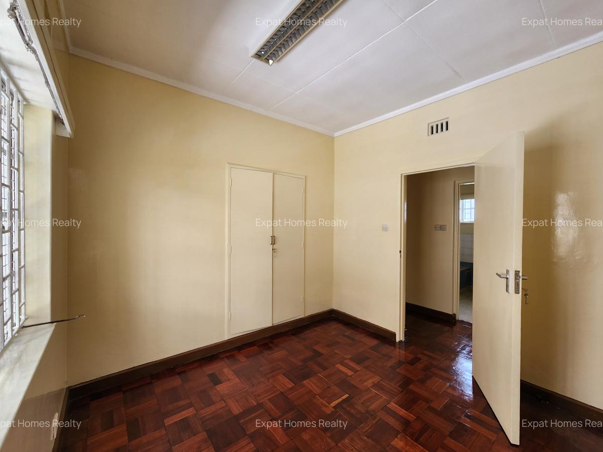 Commercial Property with Parking in Kilimani - 5