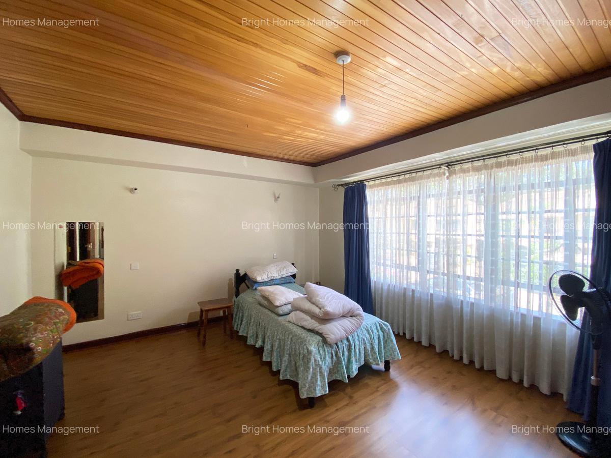 5 Bed Townhouse with En Suite in Spring Valley - 18