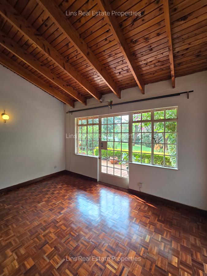 4 Bed House with En Suite in Runda - 14