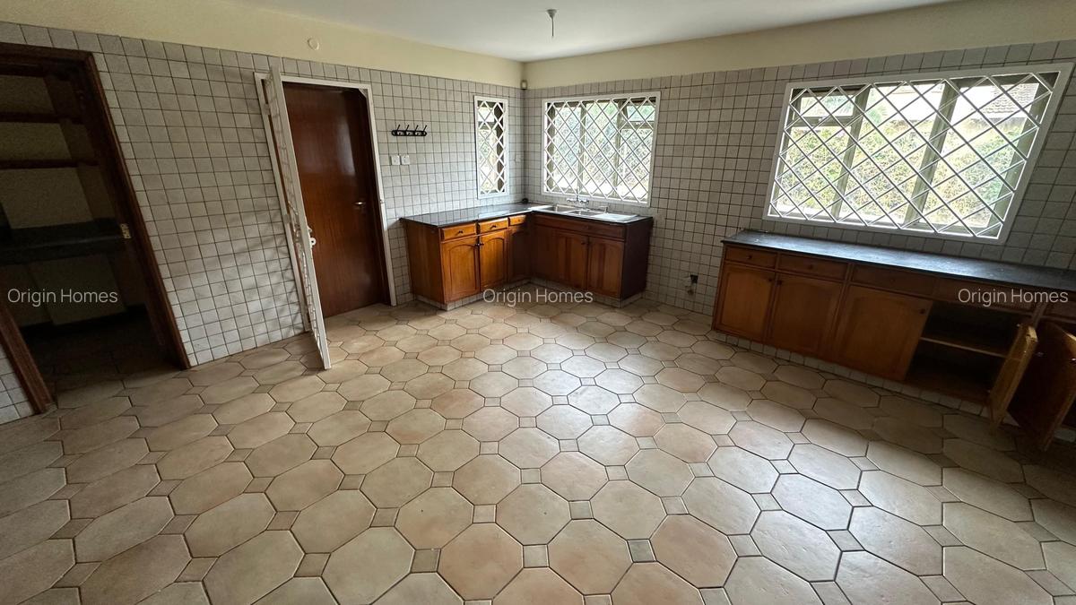 4 Bed House with En Suite at Valley Arcade - 4