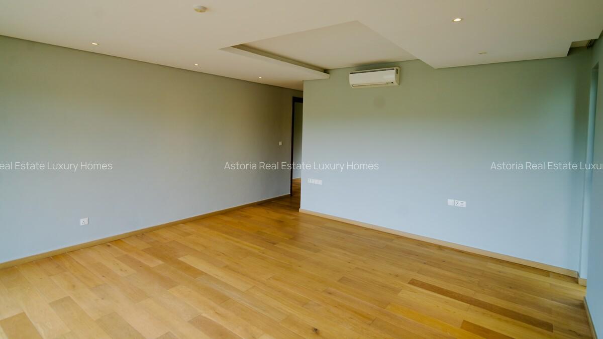 3 Bed Villa with En Suite at 2026-389 - 18