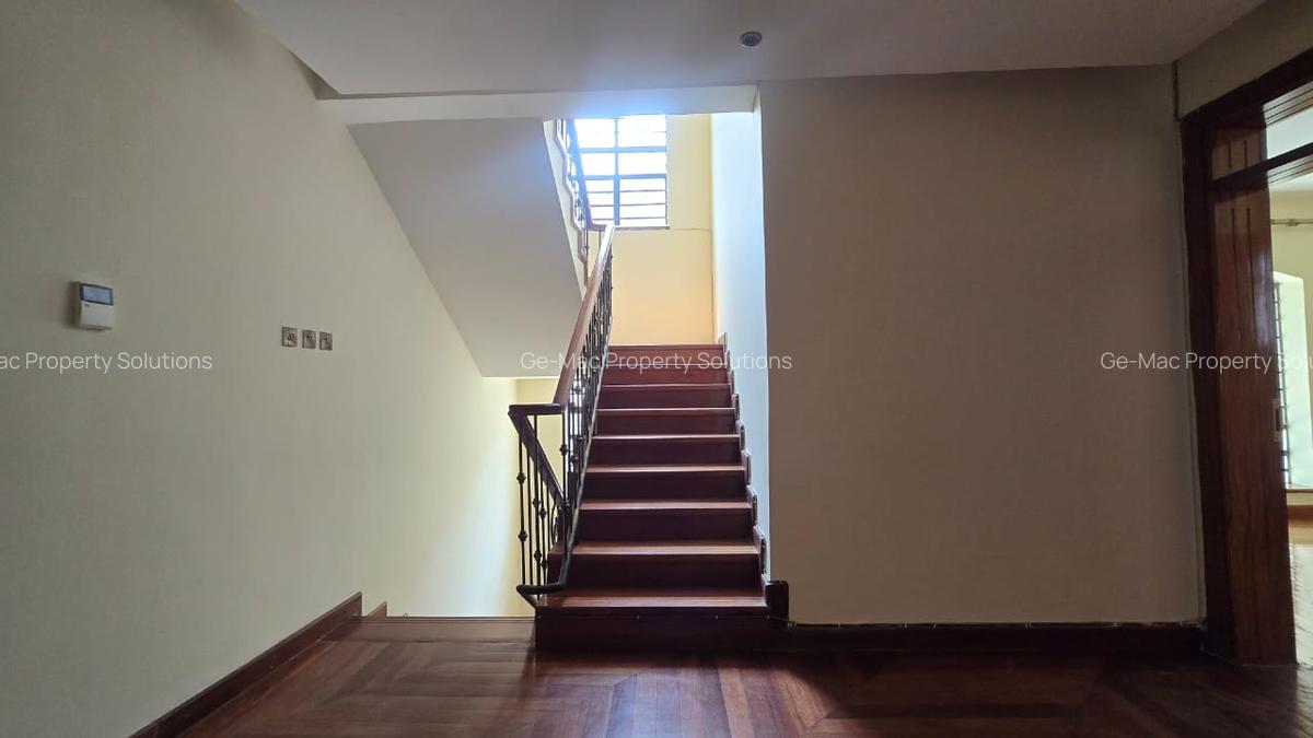 5 Bed Townhouse with En Suite in Lavington - 7