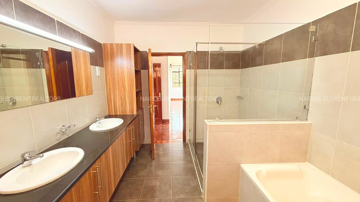 5 Bed Townhouse with En Suite in Kitisuru - 8