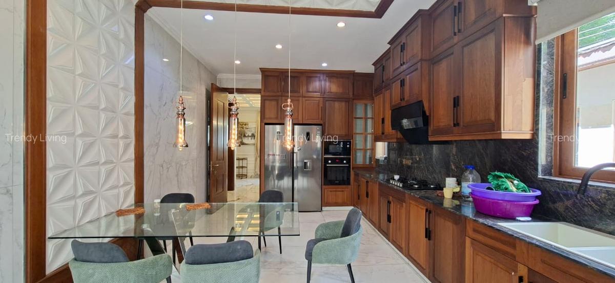 6 Bed Townhouse with En Suite in Lavington - 7