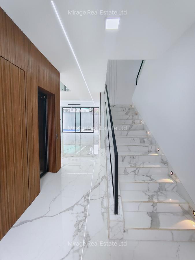 6 Bed Villa with En Suite in Lavington - 13