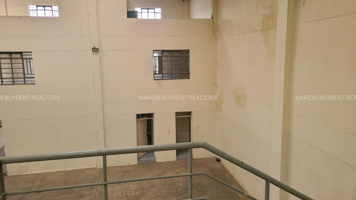 50,000 ft² Warehouse with Fibre Internet in Industrial Area - 4
