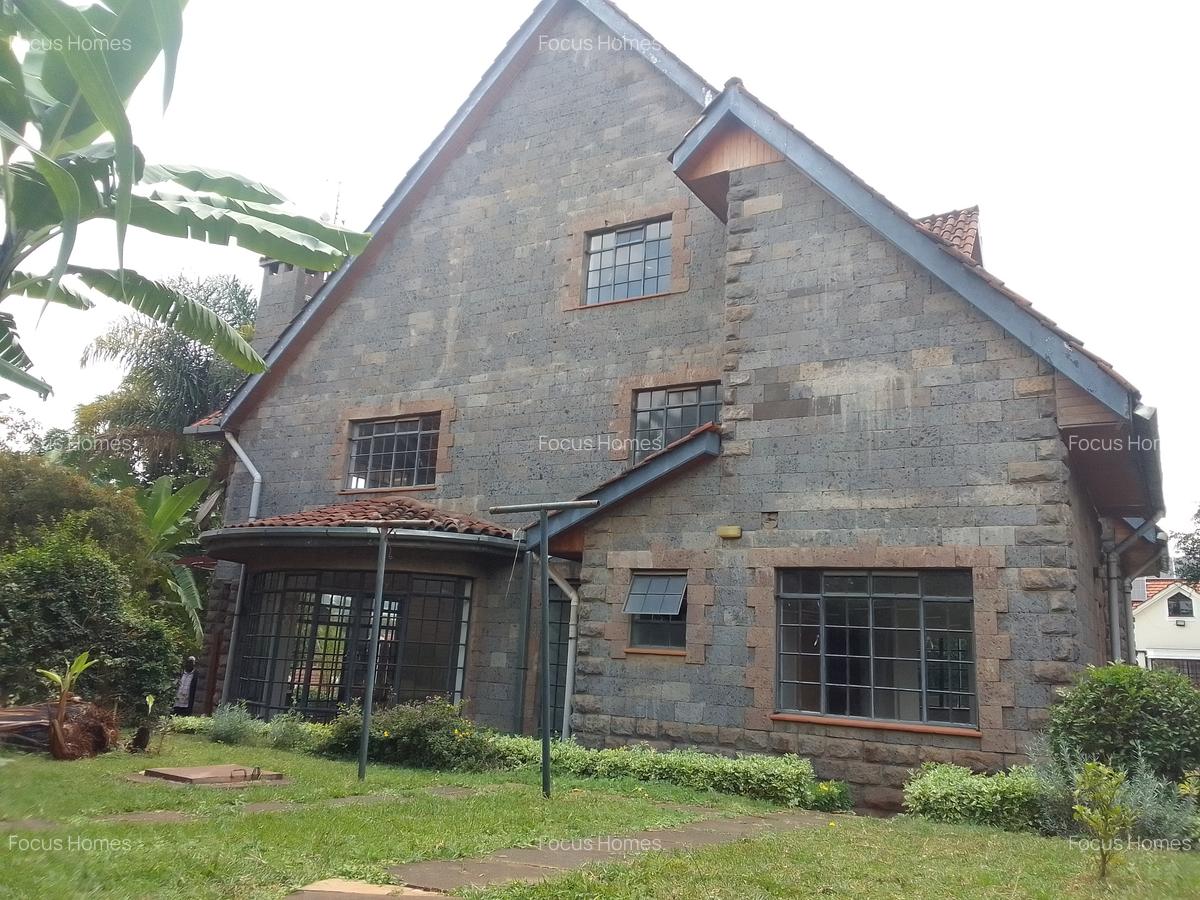 5 Bed Townhouse with En Suite in Lavington - 19