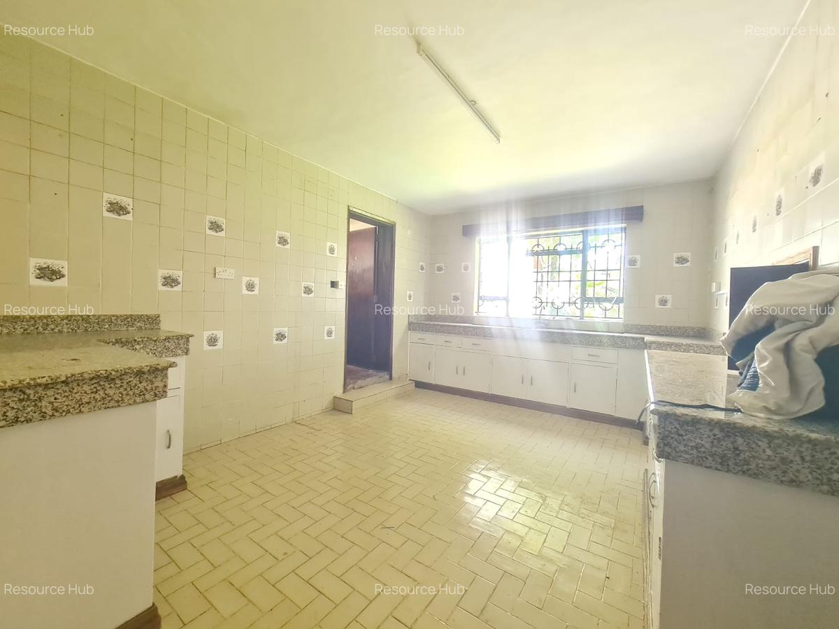 5 Bed House with En Suite at Nyari - 6