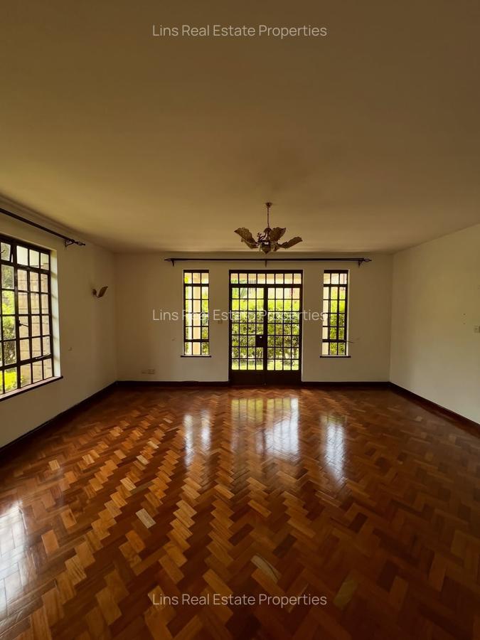4 Bed Townhouse with En Suite in Lavington - 10