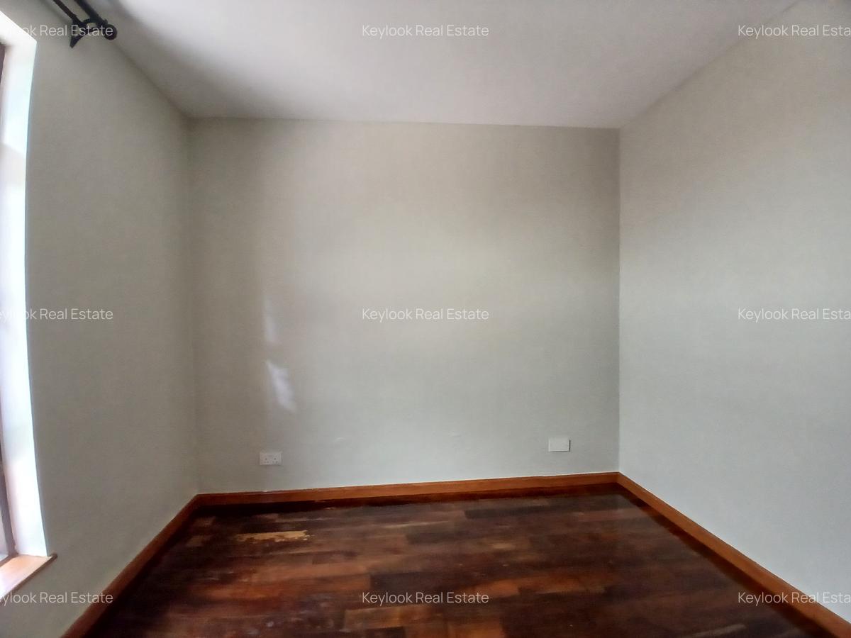 5 Bed Townhouse with En Suite at Lavington Green - 7
