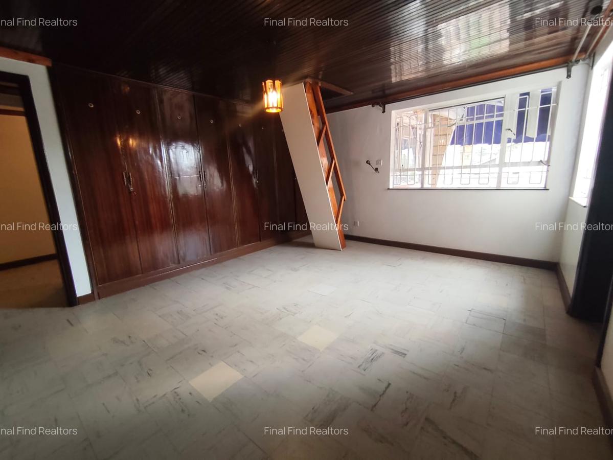 6 Bed House with En Suite in Garden Estate - 20