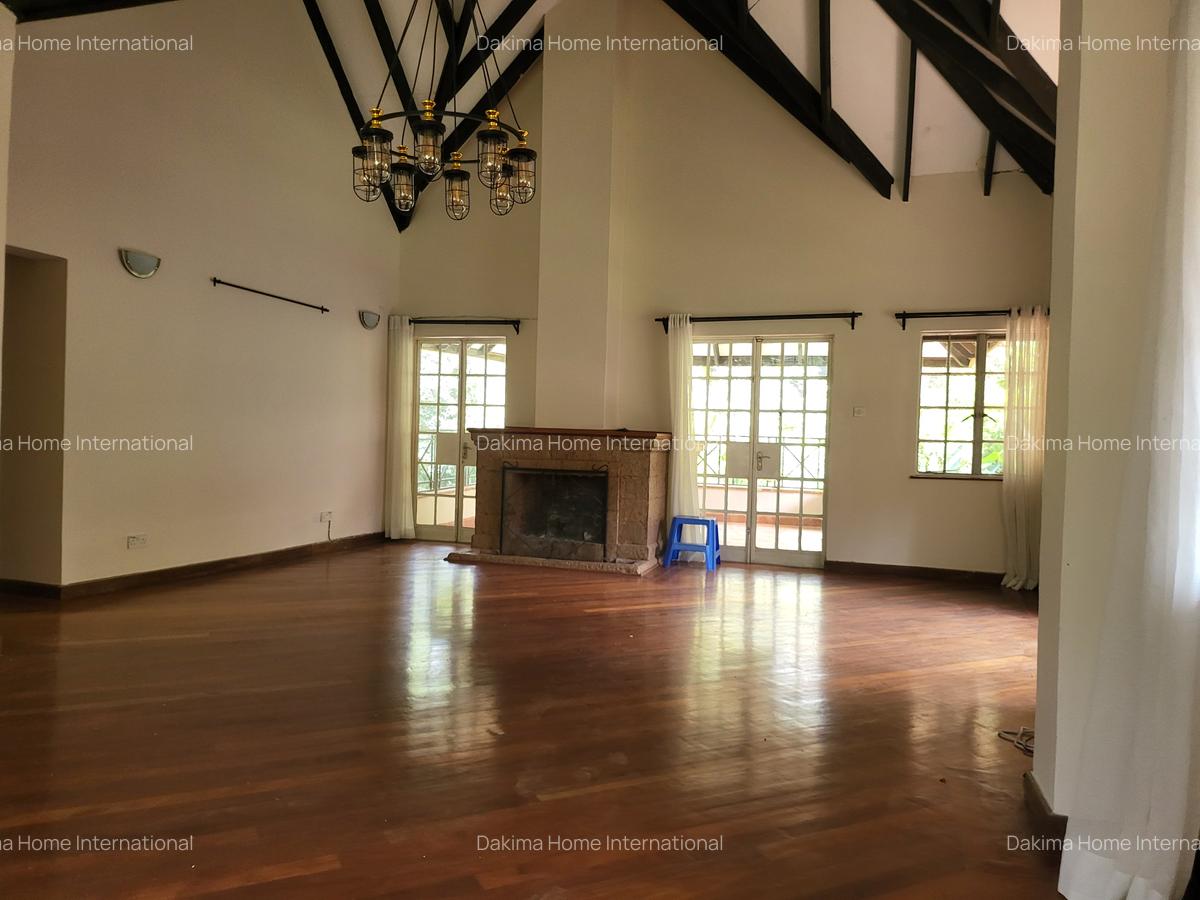 5 Bed Townhouse with En Suite in Rosslyn - 6