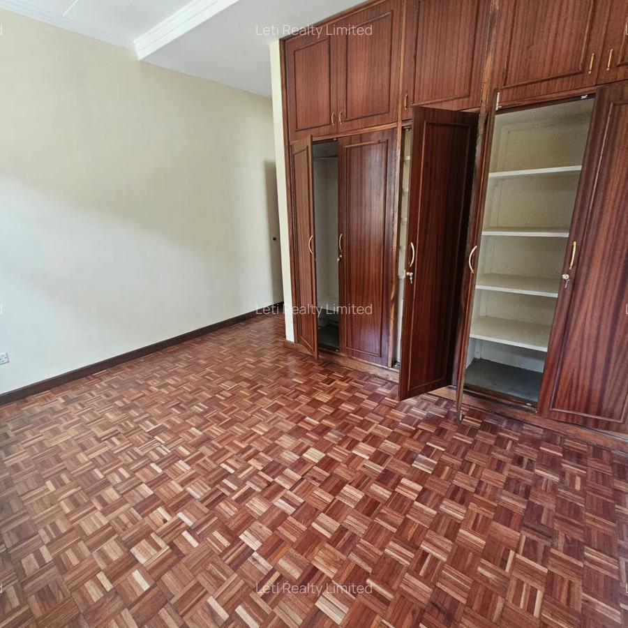 4 Bed Townhouse with En Suite in Lavington - 13