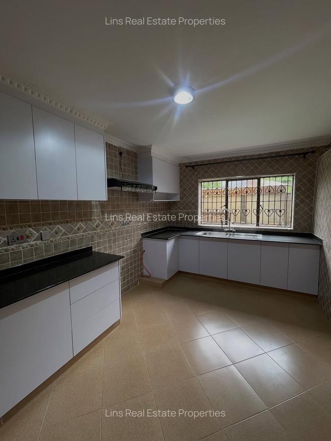 5 Bed Townhouse with En Suite in Lavington - 14