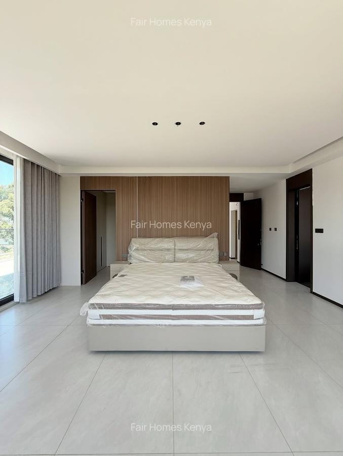 5 Bed Townhouse with En Suite at Lavington Green - 9