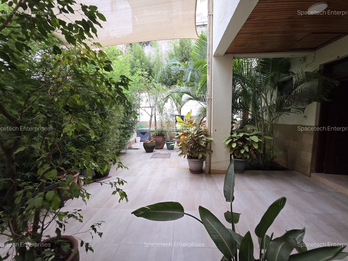 4 Bed Townhouse with En Suite in Spring Valley - 4