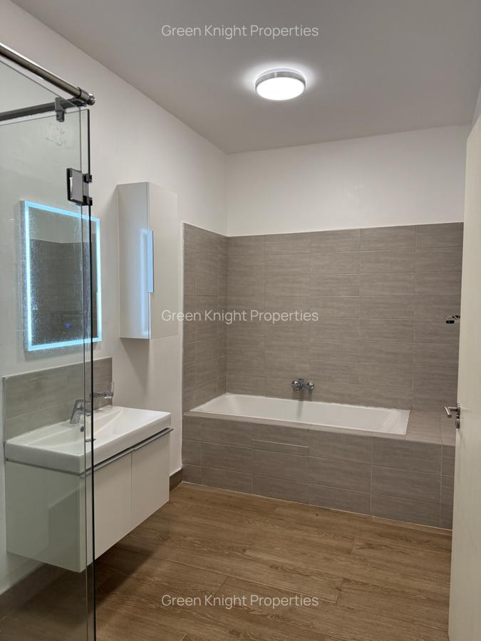 Serviced 3 Bed Apartment with En Suite in Westlands Area - 4