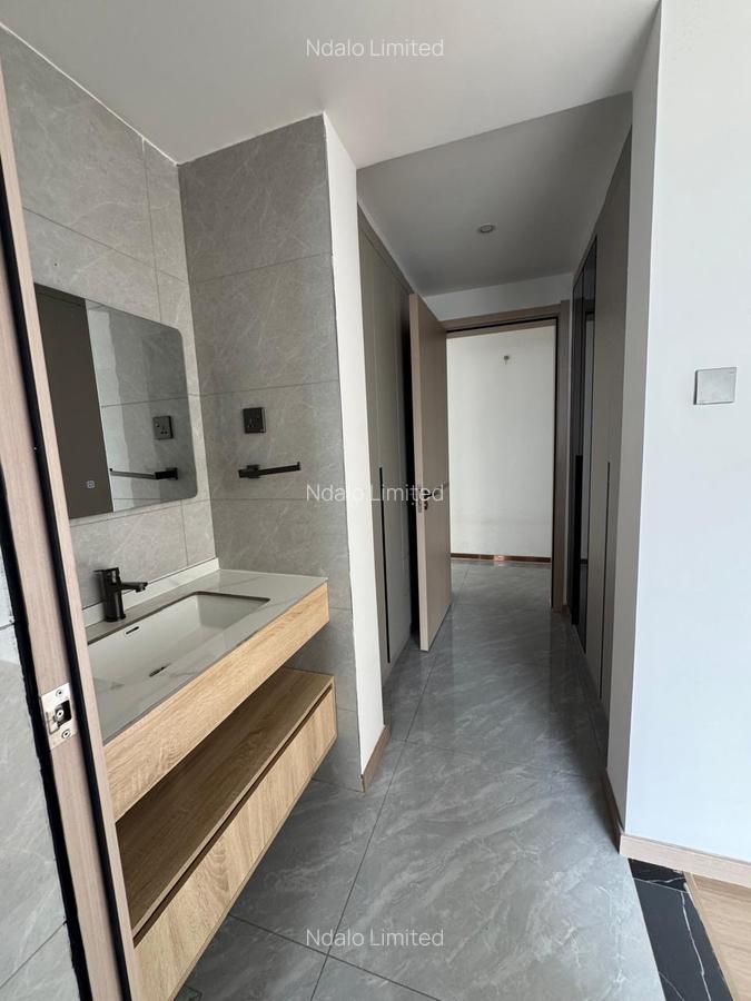 3 Bed Apartment with En Suite at Riverside - 4