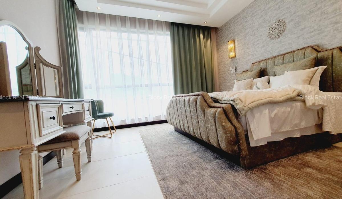 3 Bed Apartment with En Suite in Riverside - 6