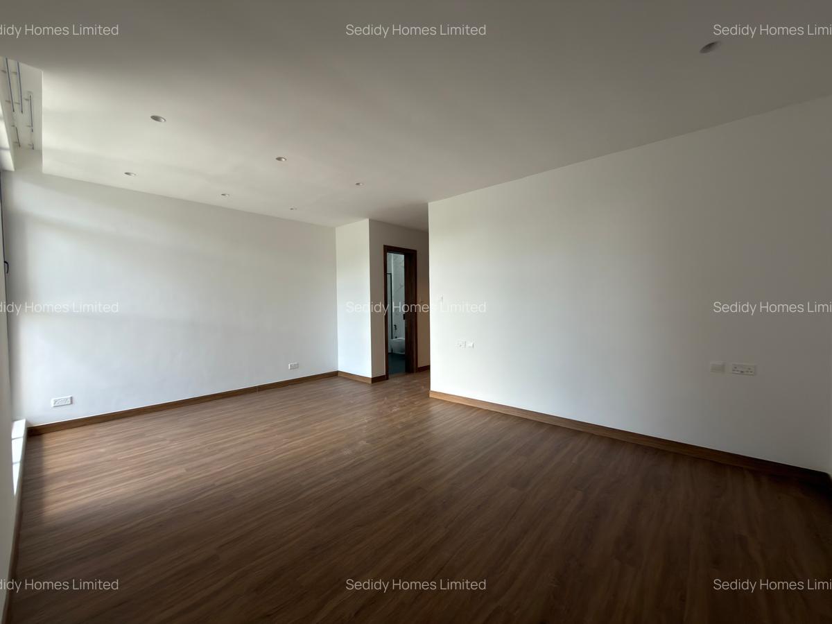 5 Bed Villa with En Suite in Nyari - 8
