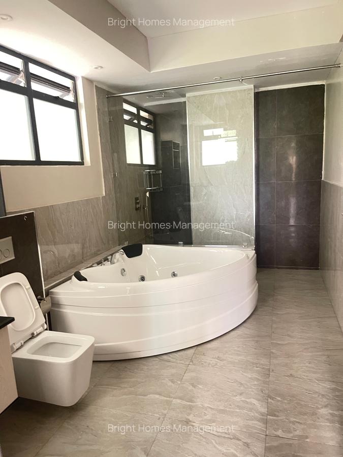 4 Bed Apartment with Swimming Pool in Riverside - 10