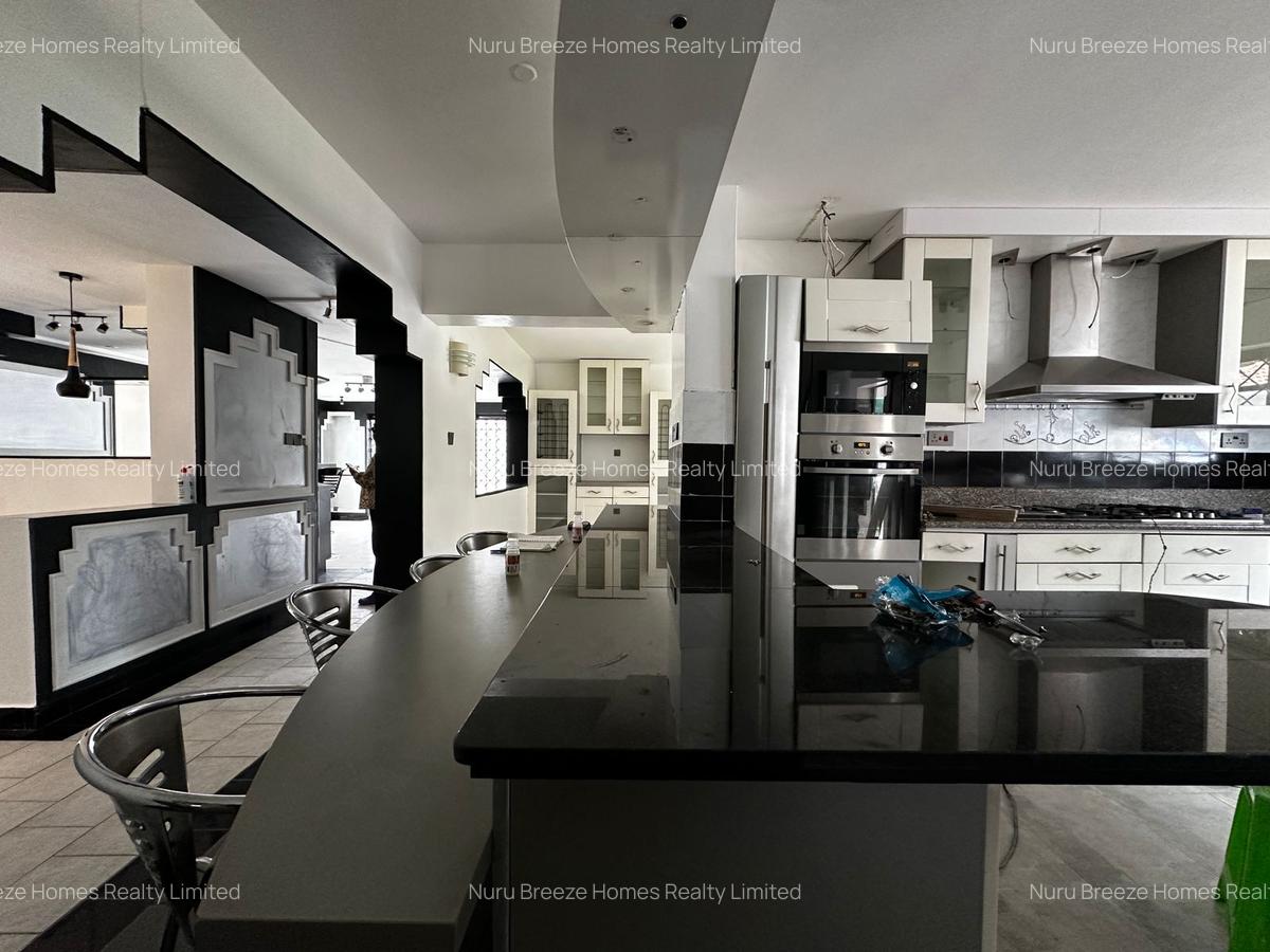 5 Bed House with En Suite in Runda - 19