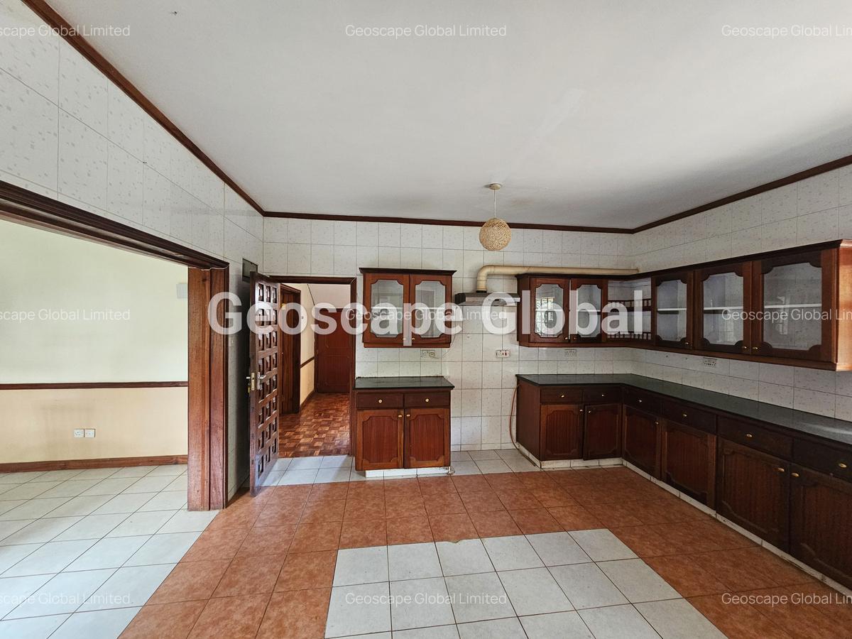 5 Bed House with En Suite in Runda - 5