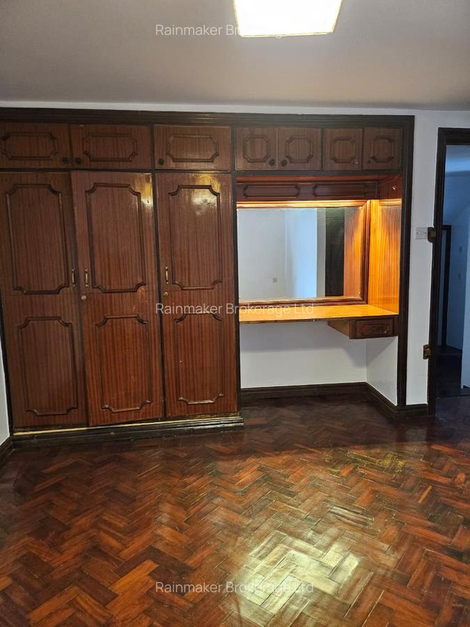 5 Bed House with En Suite in Runda - 9