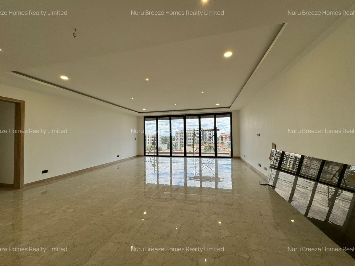 4 Bed Apartment with En Suite in Spring Valley - 10