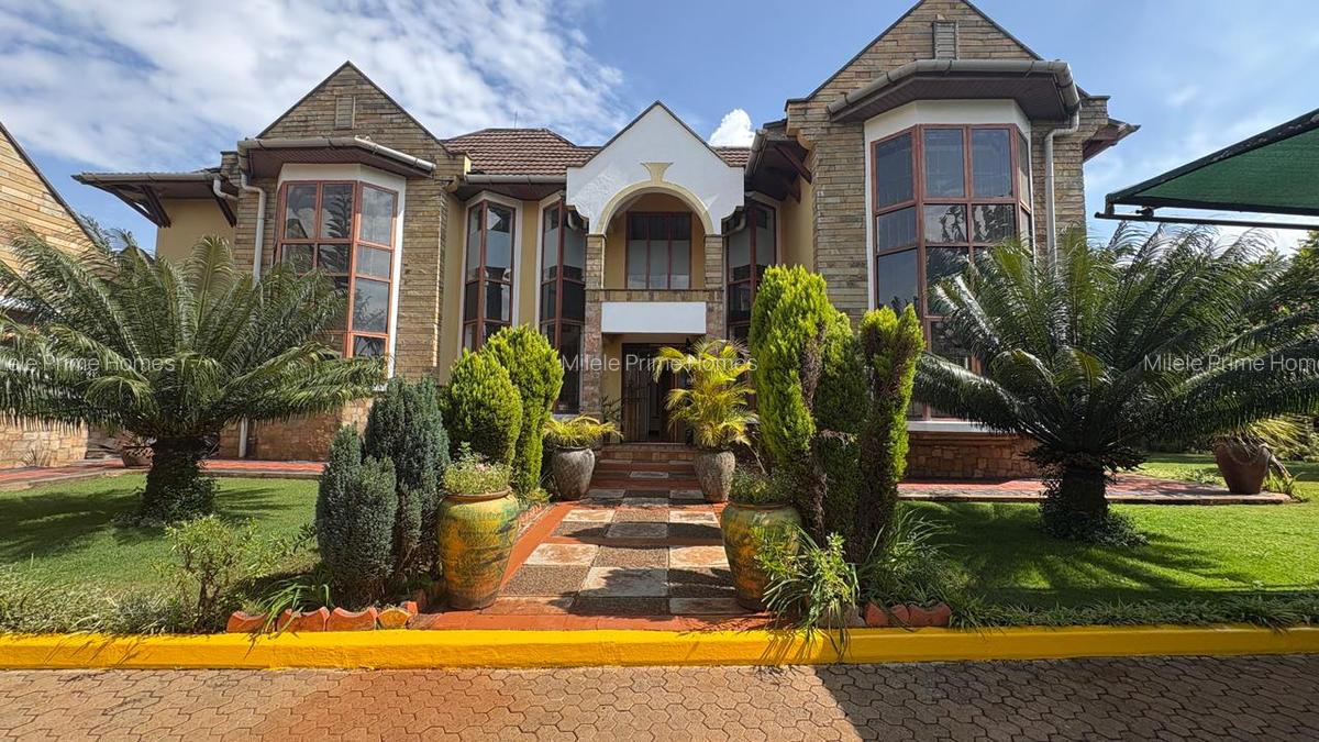 5 Bed Villa with En Suite at Mimosa - 1