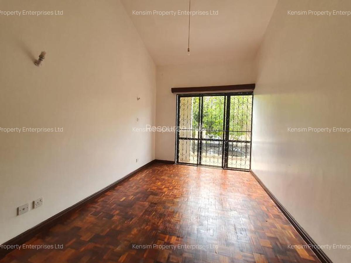 4 Bed Townhouse with En Suite in Spring Valley - 12