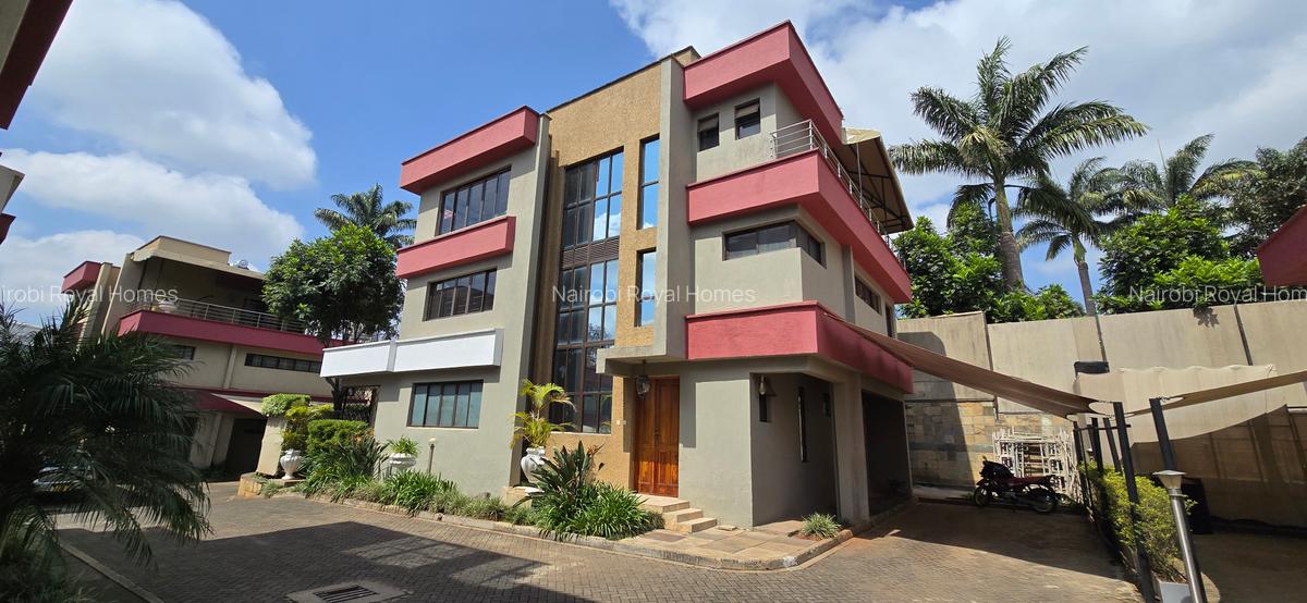 5 Bed Townhouse with En Suite at Lavington Convent Drive - 2