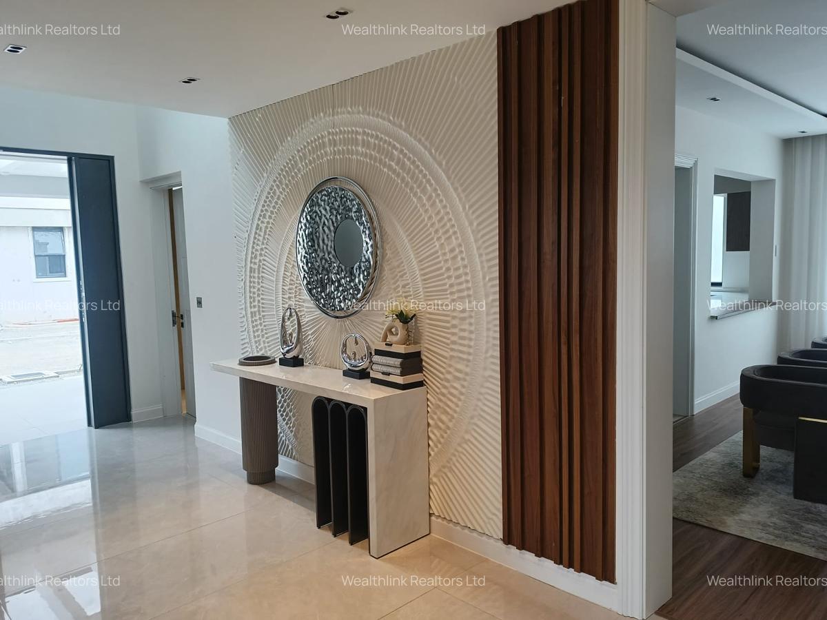 5 Bed Townhouse with En Suite at Runda - 20