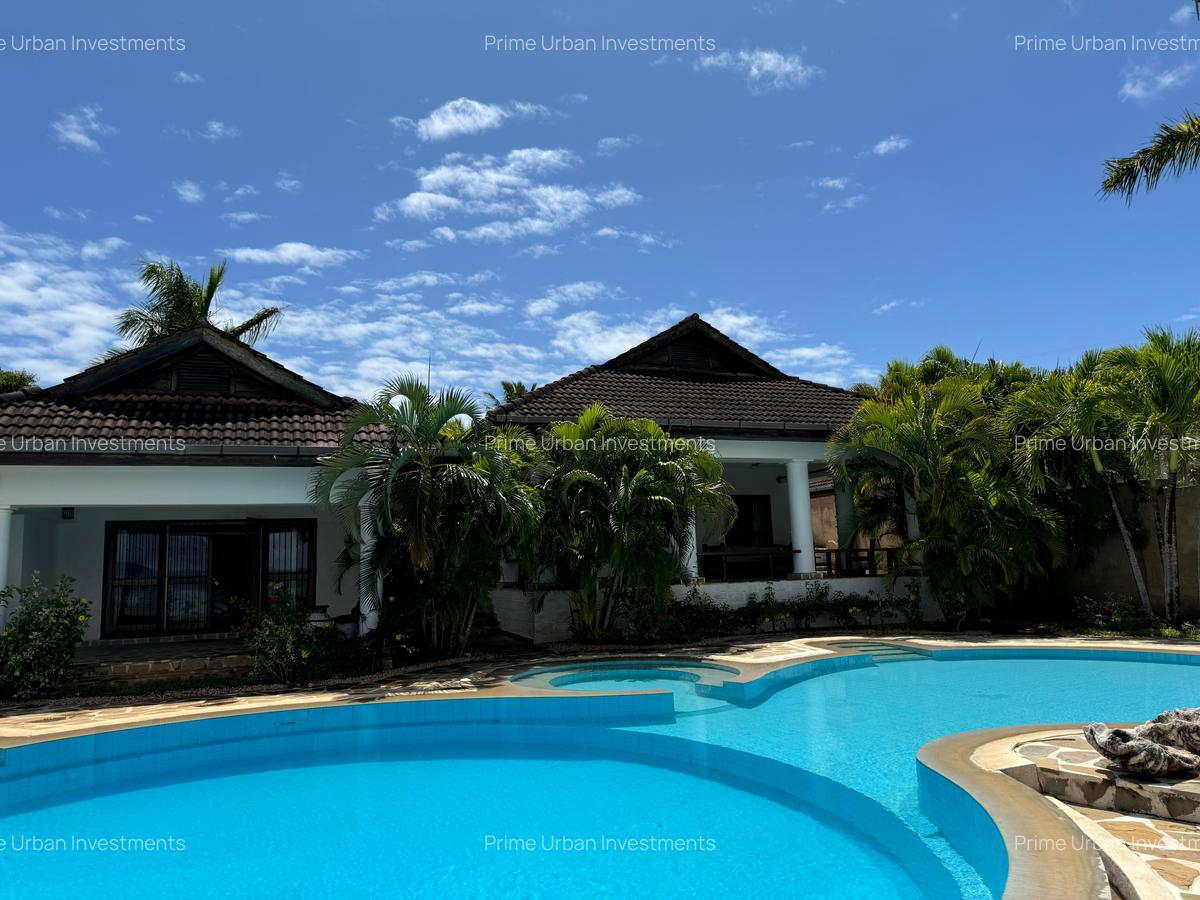 3 Bed Villa with En Suite at Kilifi Creek - 18