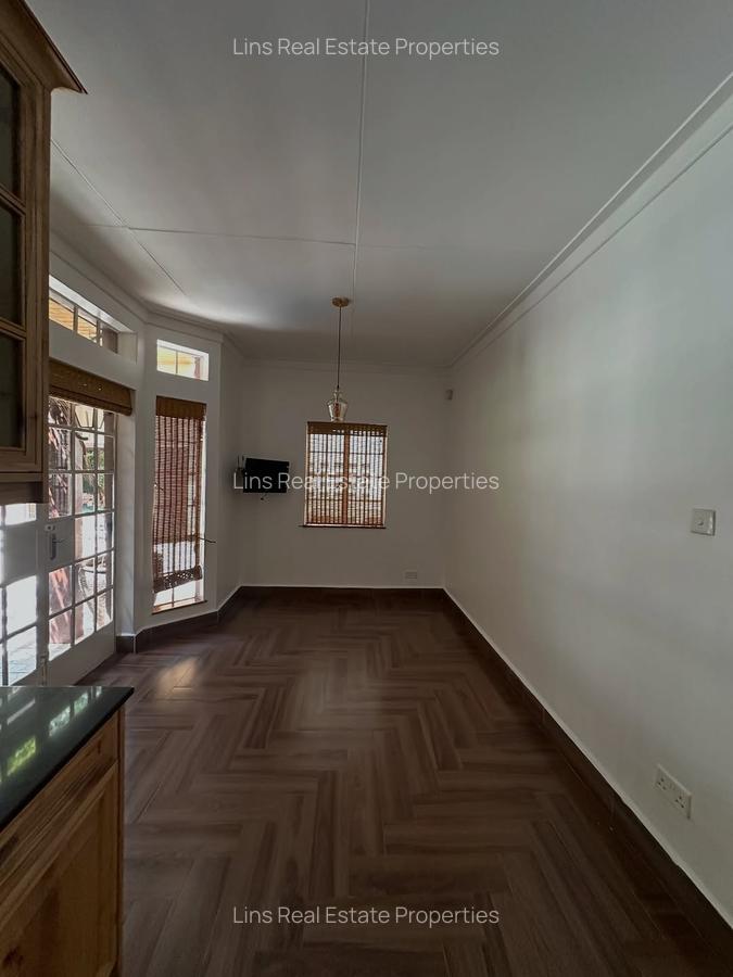 5 Bed Townhouse with En Suite in Rosslyn - 5