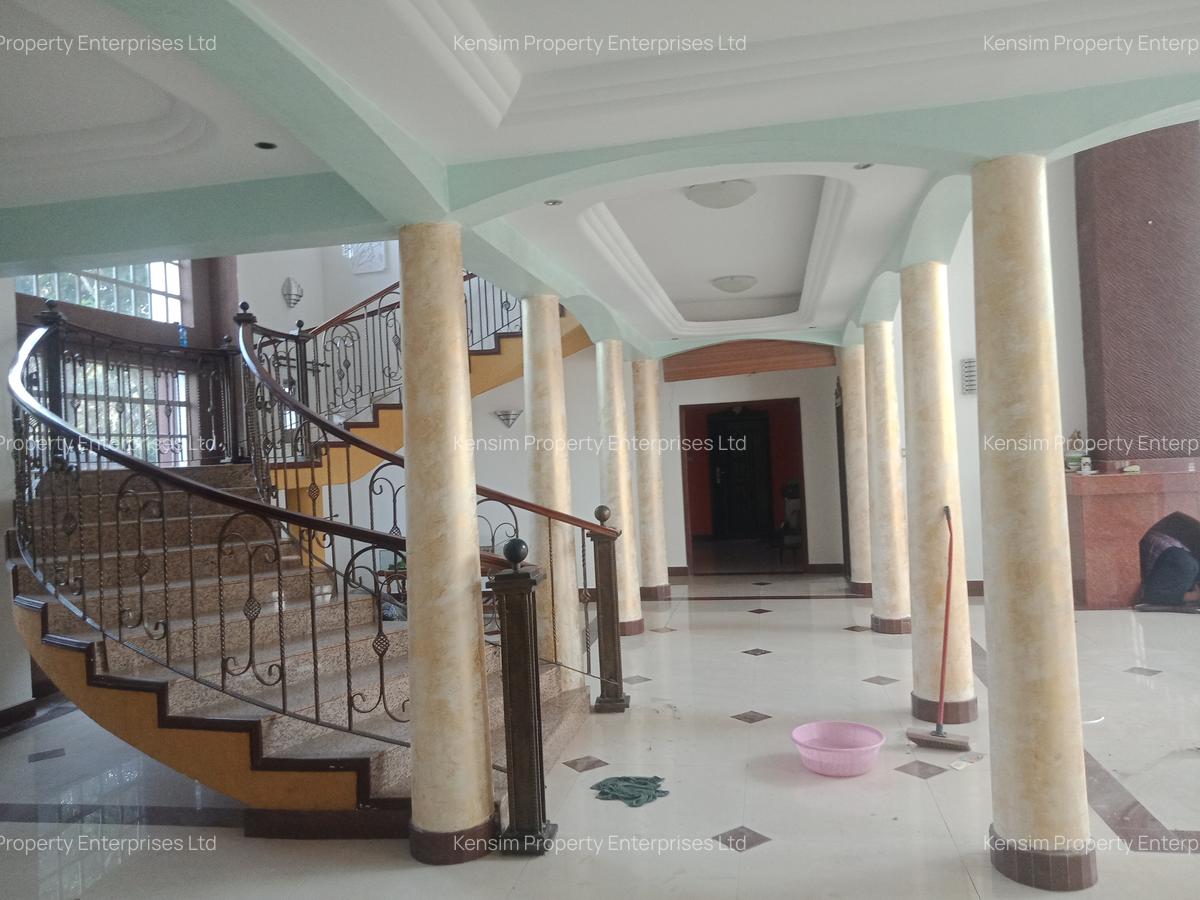 6 Bed House with En Suite in Nyari - 5