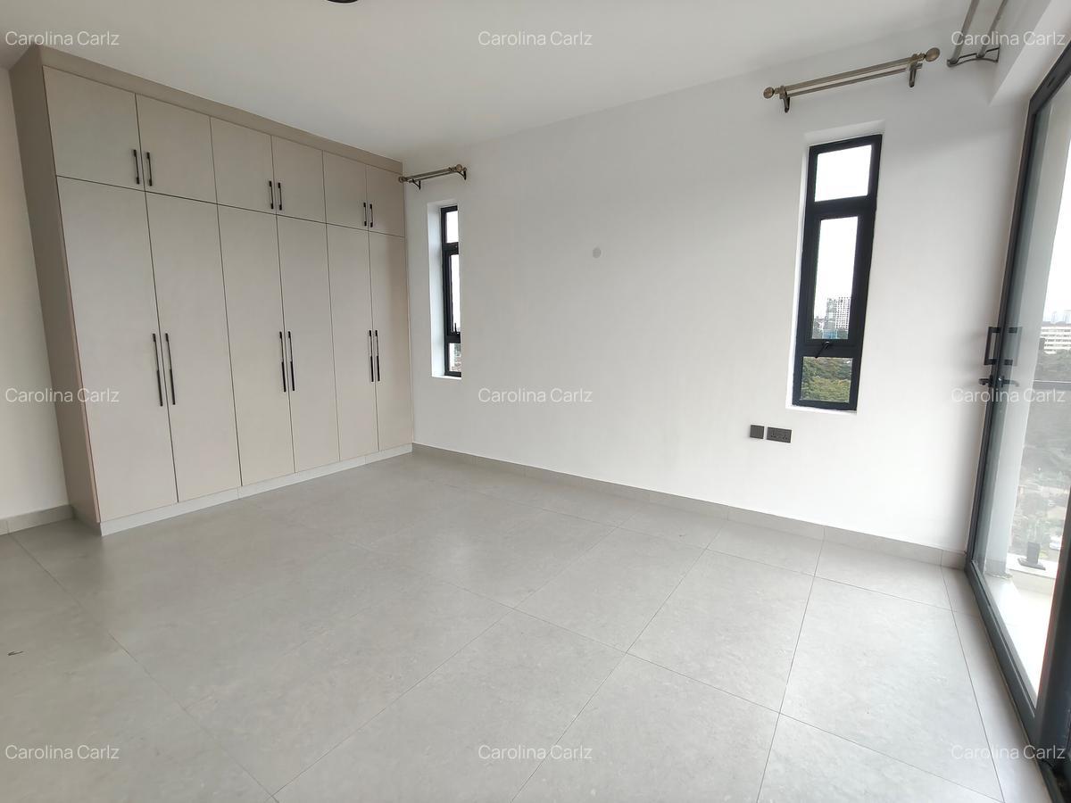 3 Bed Apartment with En Suite in Brookside - 13