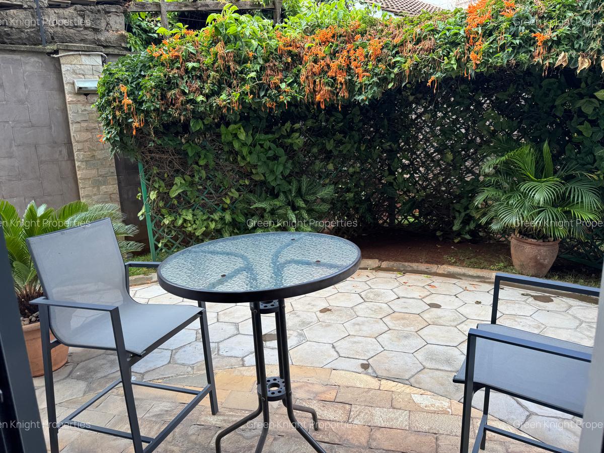 Serviced 2 Bed Apartment with En Suite in Kilimani - 4