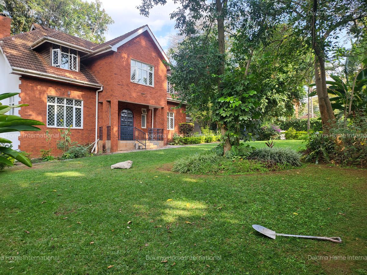5 Bed Townhouse with En Suite in Rosslyn - 1