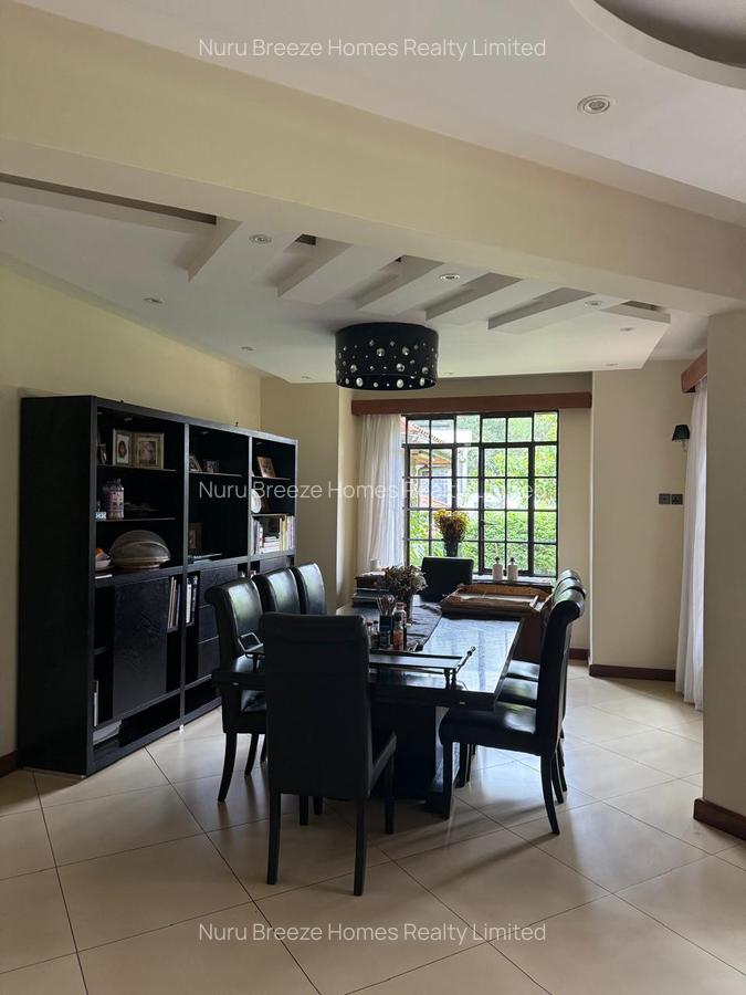 5 Bed Townhouse with En Suite in Spring Valley - 3