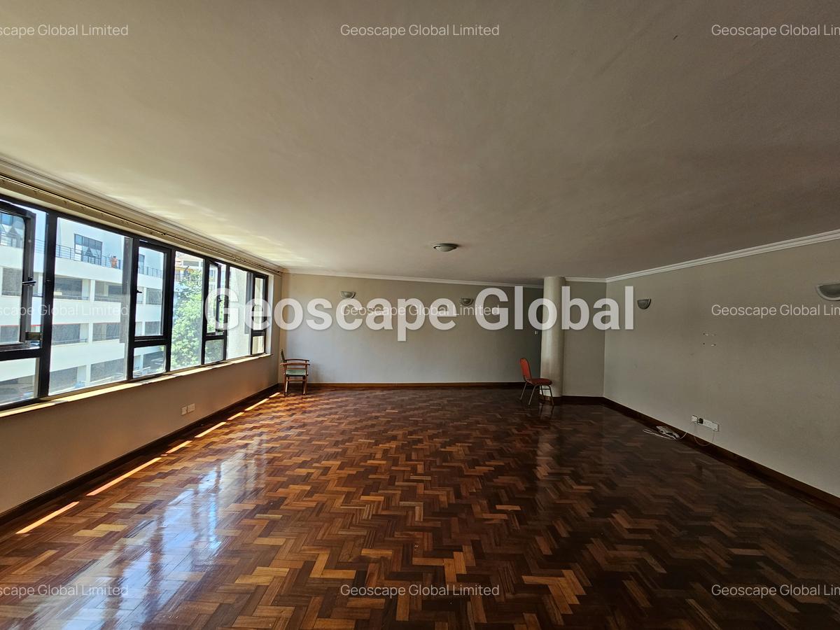 3 Bed Apartment with En Suite in Riverside - 13