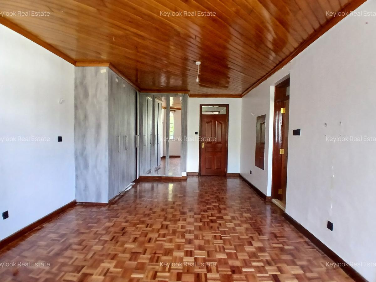 4 Bed Townhouse with En Suite at Lavington - 13