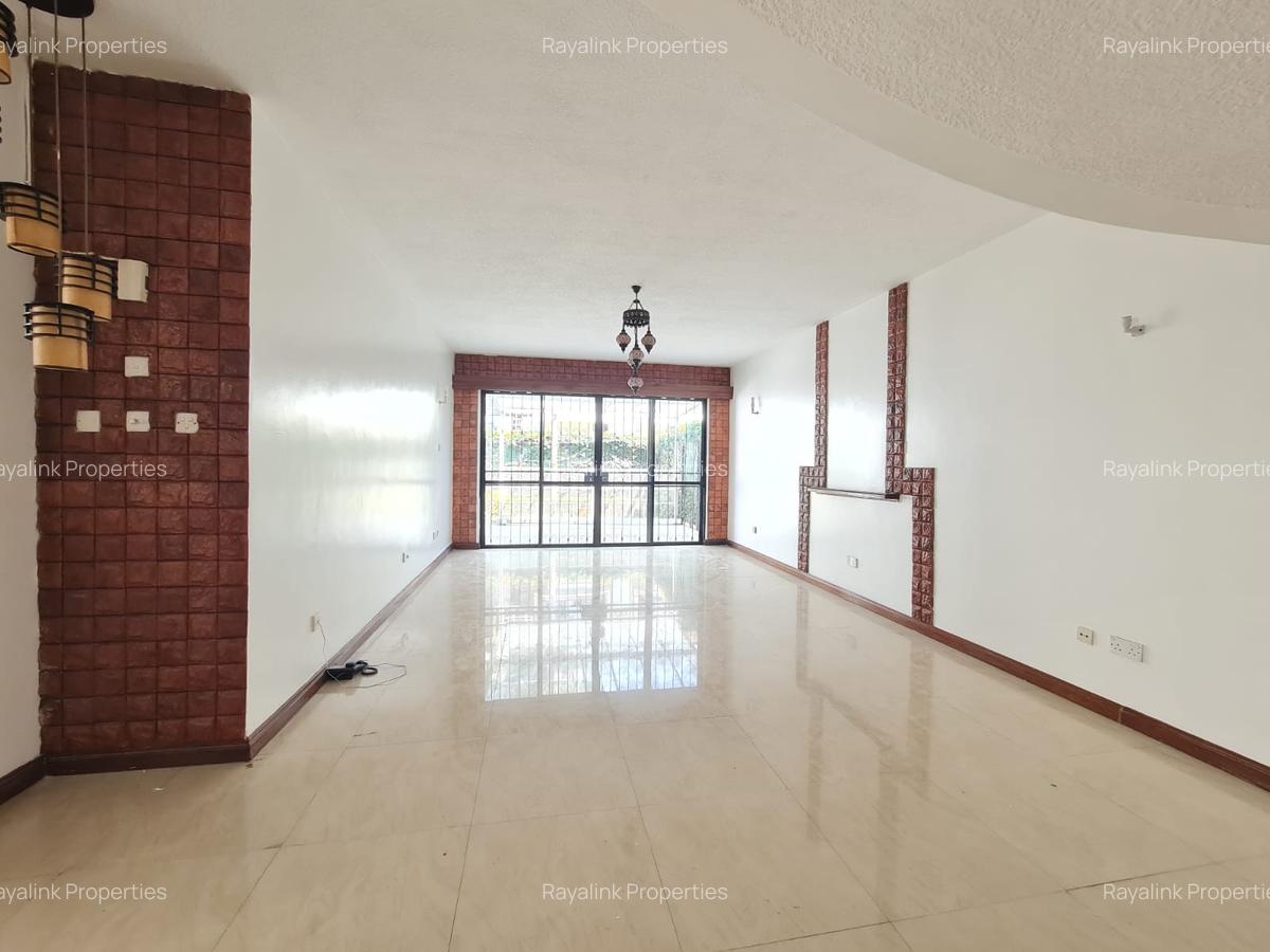 4 Bed Townhouse with En Suite at Off Brookside Drive - 6