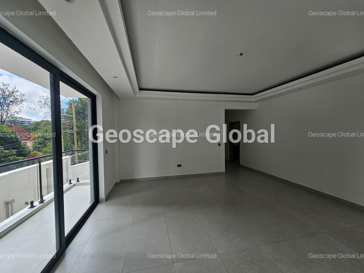 3 Bed Apartment with En Suite in Brookside - 13