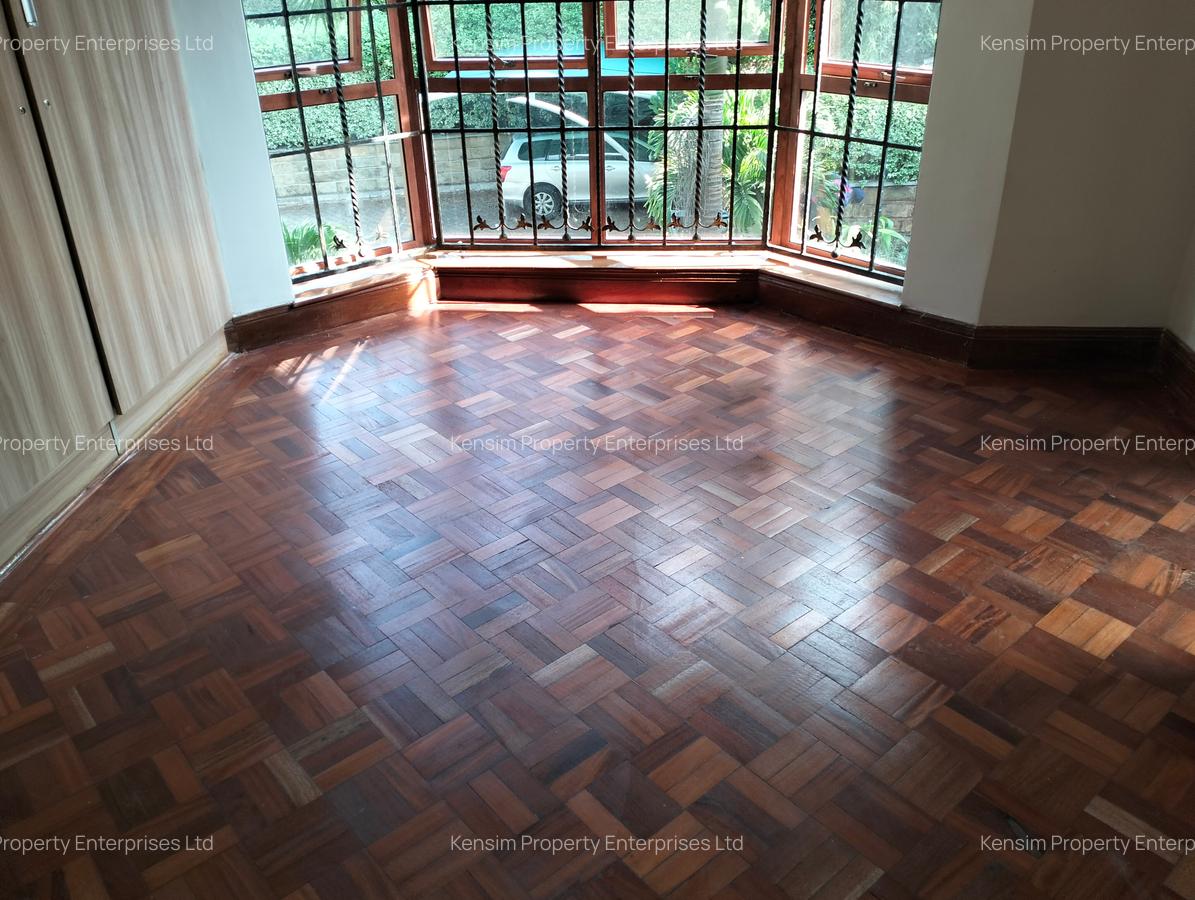 5 Bed Townhouse with En Suite in Runda - 14