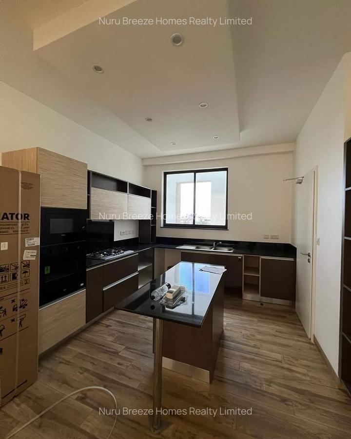 3 Bed Apartment with En Suite in Riverside - 3