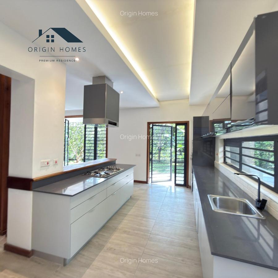3 Bed House with En Suite at Rosslyn - 11