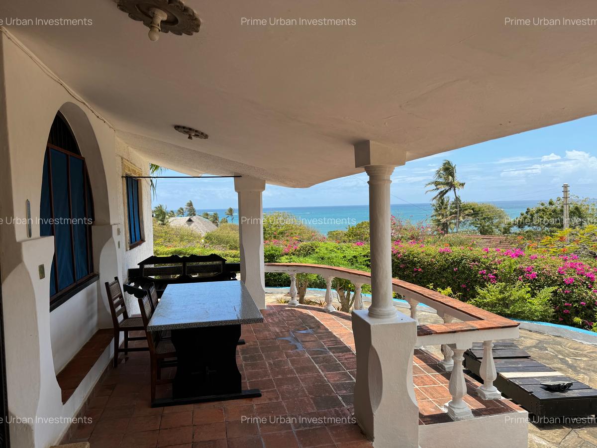 4 Bed Villa with En Suite at Bofa Beach - 4